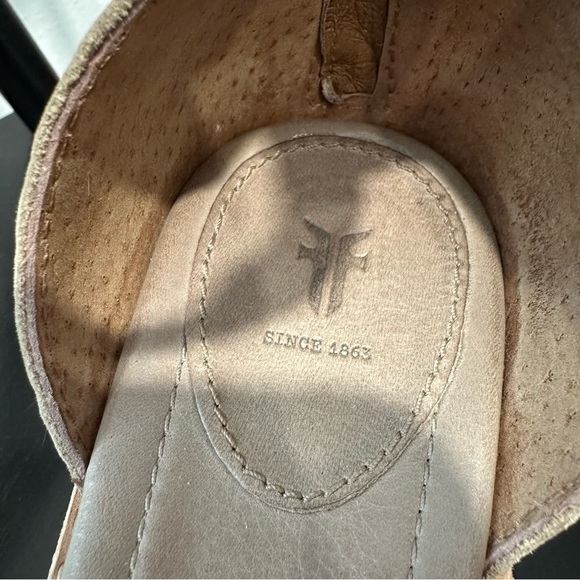 Frye Brielle studded deco sandals, size 8, taupe - Picture 7 of 15